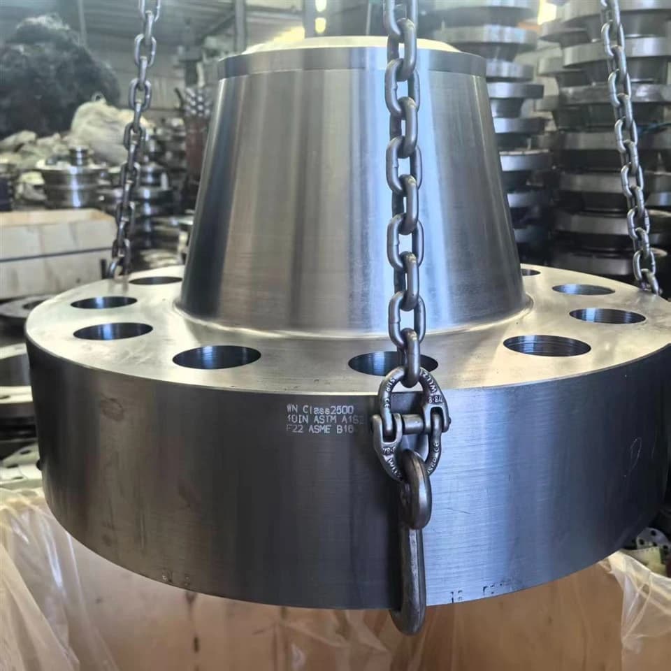 10-Zoll, Class 2500, ASTM A182 F22 Material, ASME B16.5 Standard, Hochdruck-Kundenspezifischer Vorschweißflansch mit RTJ-Nut, Versand nach Vietnam.